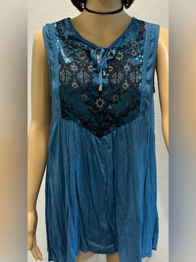 Suzanne Betro Teal Embroidered Velvet Yoke Tank